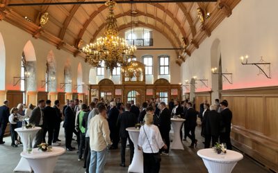 Wer hat Interesse an einem Besuch im Nürnberger Rathaus?