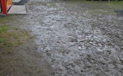 Nachtrag zur Laufamholzer Pfingstkirchweih:Unhaltbare Zustände auf dem Festplatz durch Dauerregen