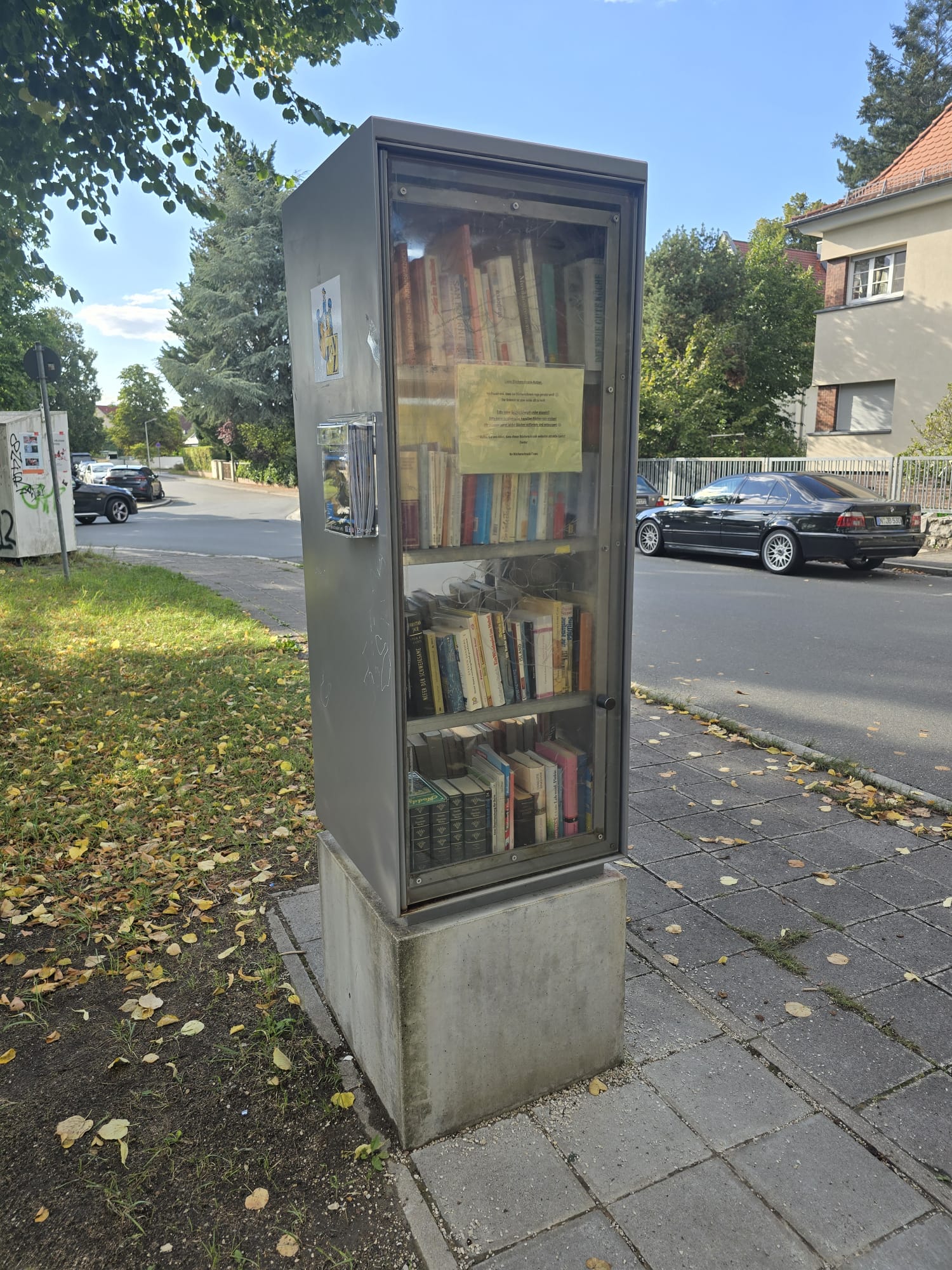 Bücherschrank zum Ausleihen von Büchern in Lauf am Holz